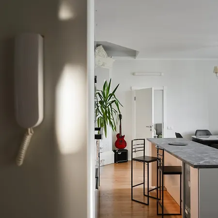 Spacious , 2 Bedrooms, Old Town Walk Riga