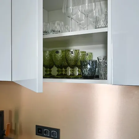 Spacious , 2 Bedrooms, Old Town Walk Apartamento *
