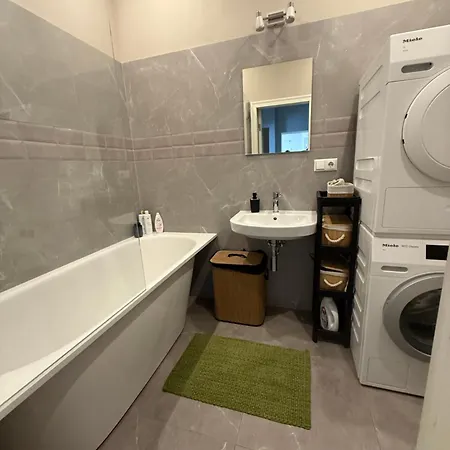 Spacious , 2 Bedrooms, Old Town Walk Apartamento