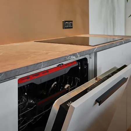 Spacious , 2 Bedrooms, Old Town Walk 아파트 *