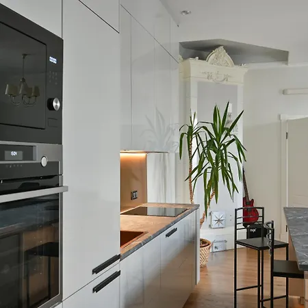 Spacious , 2 Bedrooms, Old Town Walk 아파트 리가