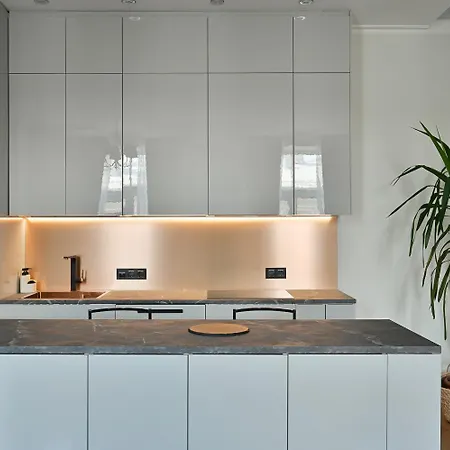 Spacious , 2 Bedrooms, Old Town Walk * 리가